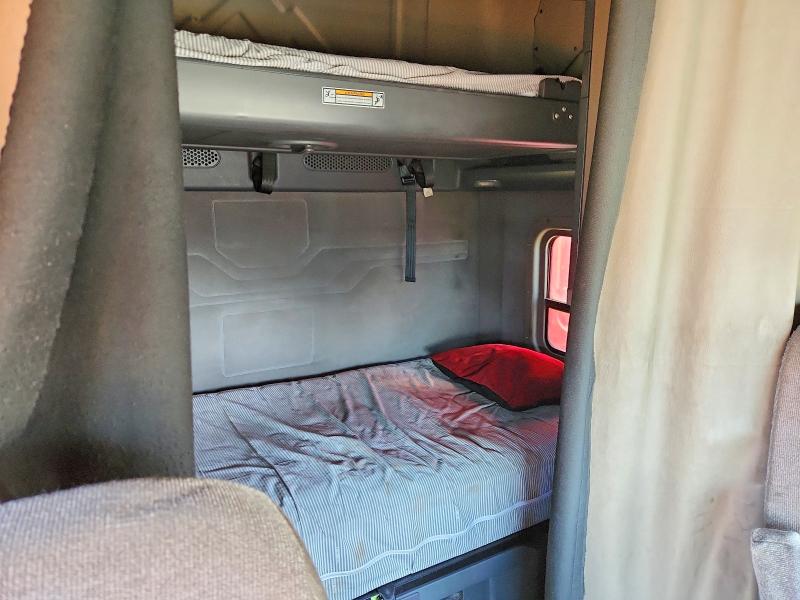 52512926 :رقم المزاد ، 3AKJGLDR2HSHZ6853 vin ، 2017 Freightliner Cascadia 125 مزاد بيع