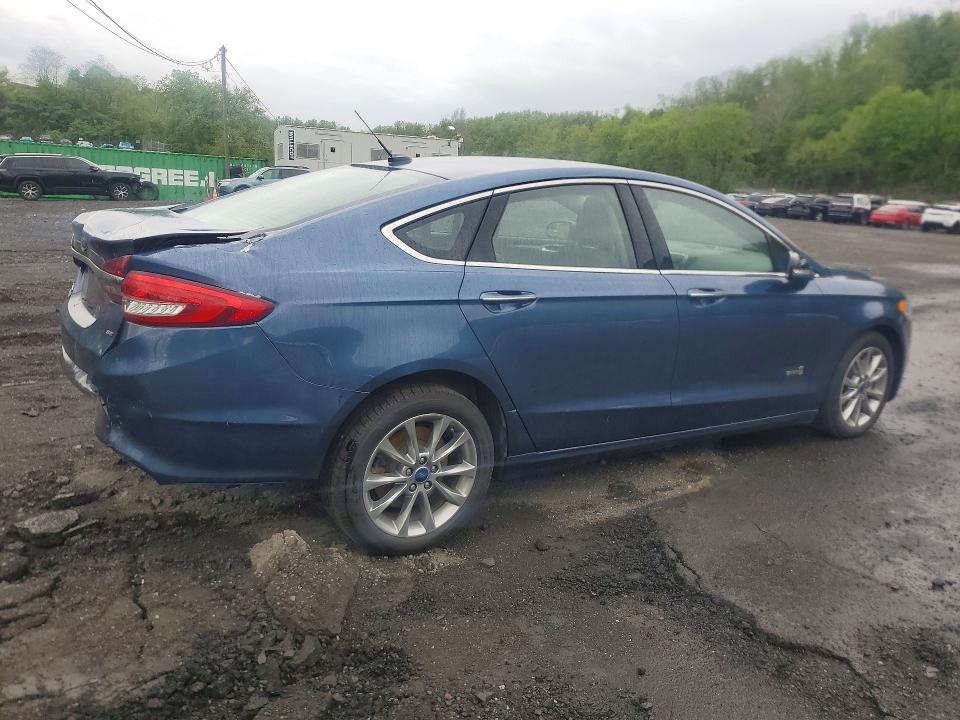 52724076 :رقم المزاد ، 3FA6P0PU2JR196254 vin ، 2018 Ford Fusion مزاد بيع