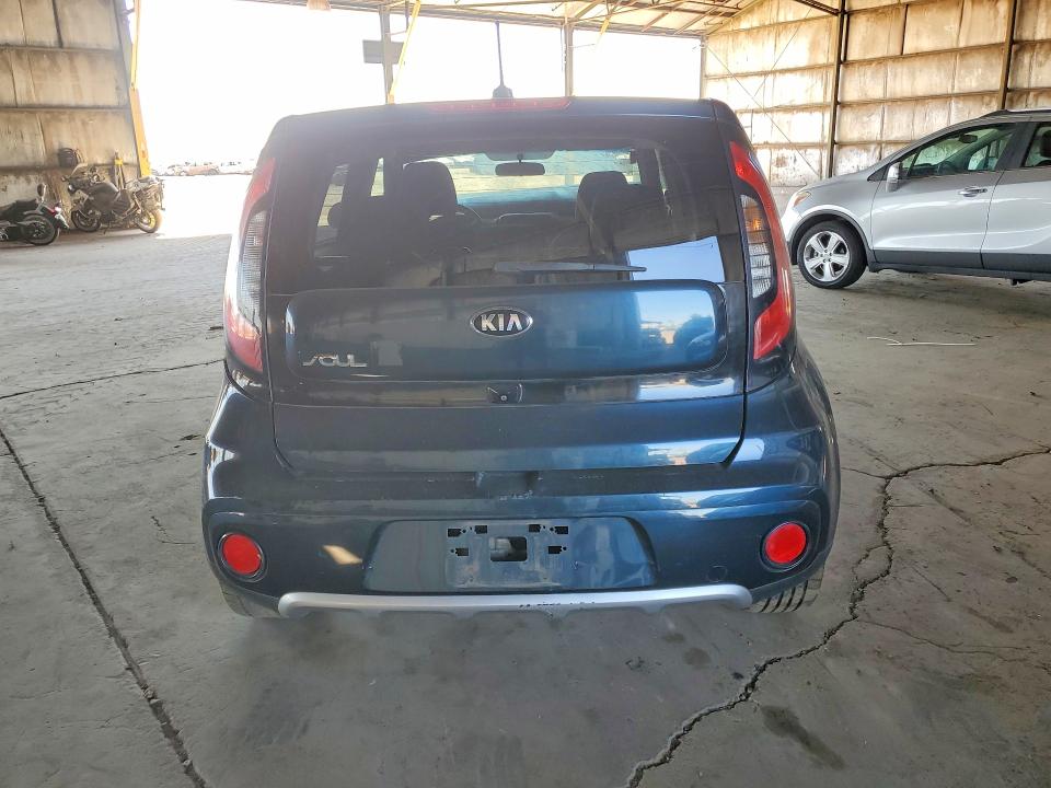 2018 Kia Soul მანქანა იყიდება აუქციონზე, vin: KNDJP3A54J7527009, აუქციონის ნომერი: 53180756