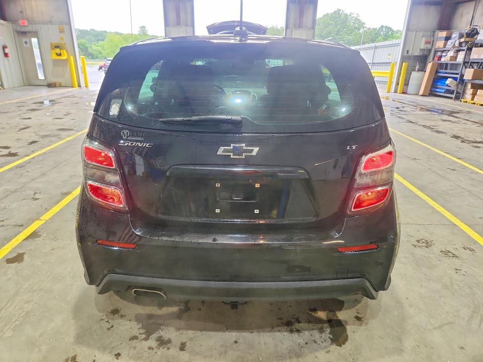 Продажа на аукционе авто 2018 Chevrolet Sonic, vin: 1G1JD6SH8J4127953, номер лота: 53717976