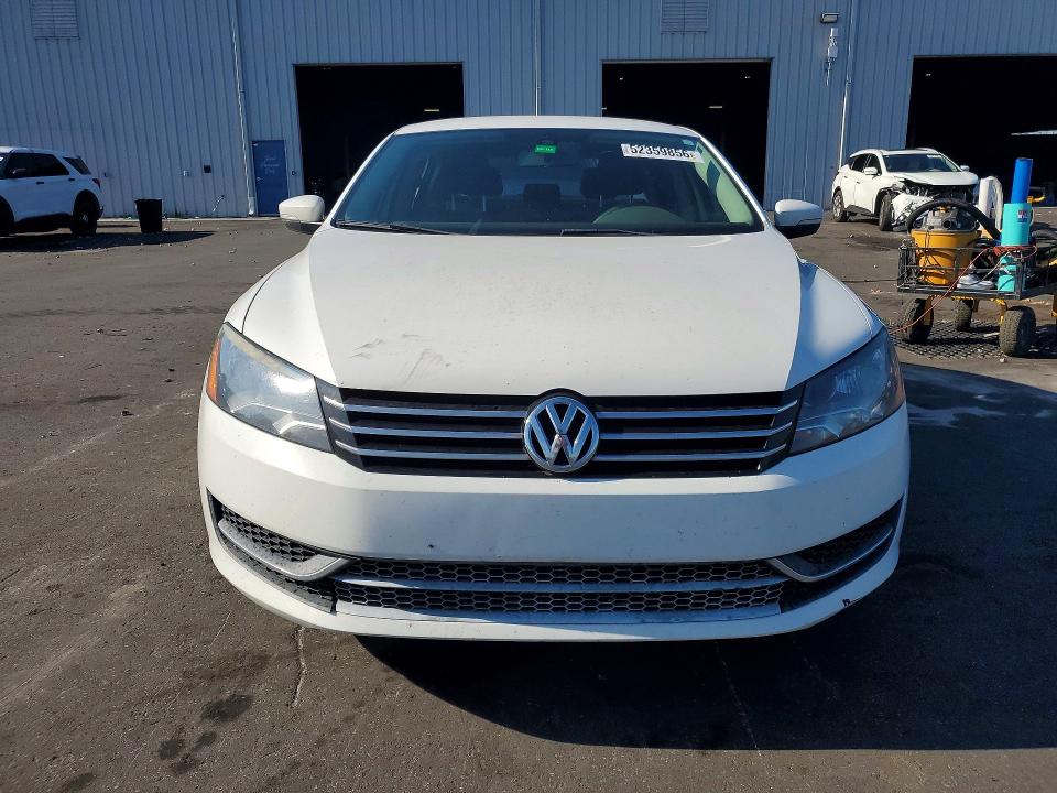 2014 Volkswagen Passat მანქანა იყიდება აუქციონზე, vin: 1VWAH7A35EC035084, აუქციონის ნომერი: 52359856