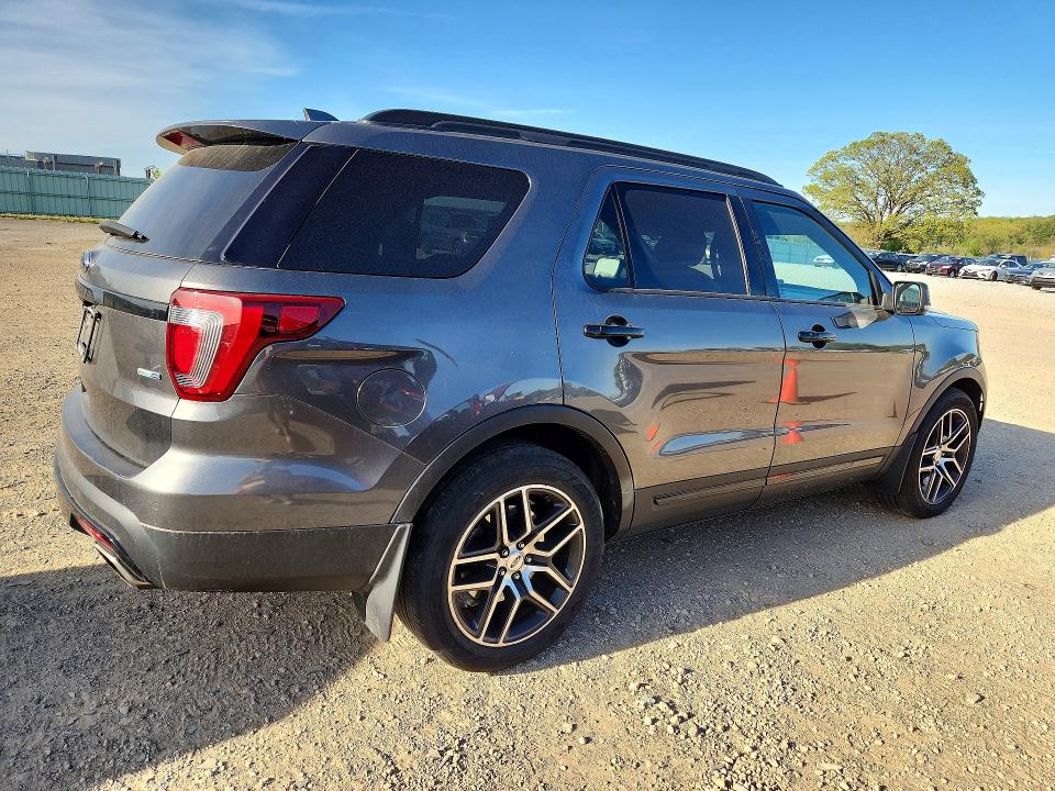 51346776 :رقم المزاد ، 1FM5K8GT0HGD37118 vin ، 2017 Ford Explorer مزاد بيع