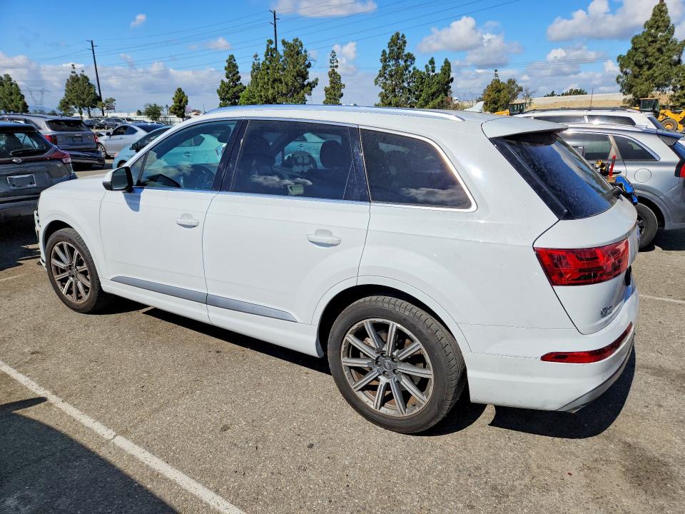54912896 :رقم المزاد ، WA1LHAF75JD032057 vin ، 2018 Audi Q7 مزاد بيع