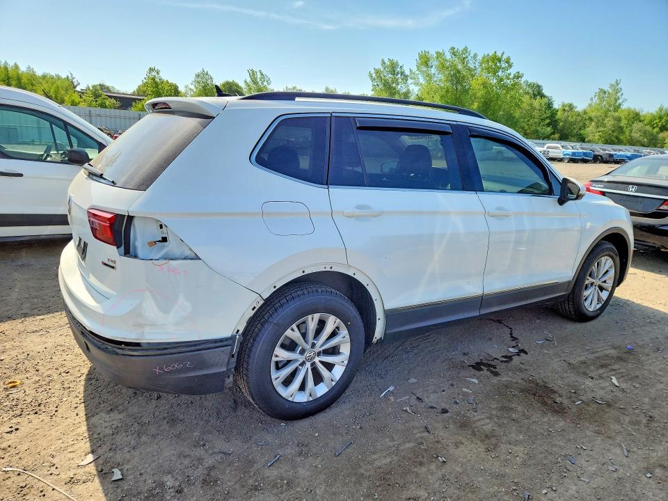 Продажа на аукционе авто 2018 Volkswagen Tiguan, vin: 3VV2B7AX8JM042259, номер лота: 53948026