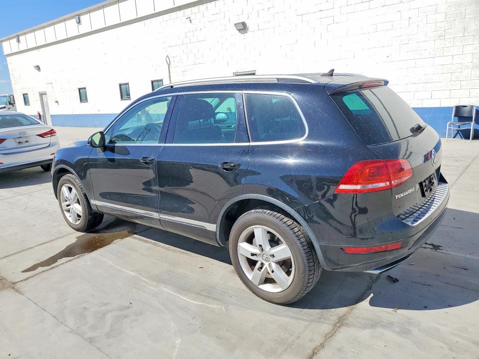 2011 Volkswagen Touareg მანქანა იყიდება აუქციონზე, vin: WVGFF9BP9BD006779, აუქციონის ნომერი: 54816426