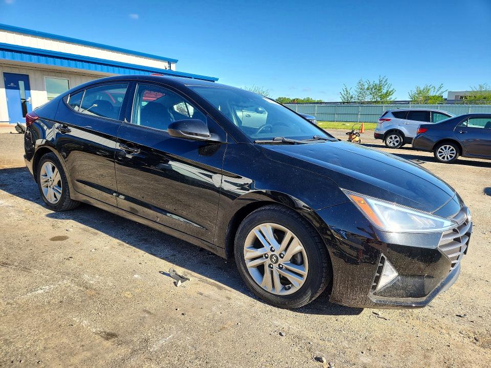 53776546 :رقم المزاد ، 5NPD84LF5KH430551 vin ، 2019 Hyundai Elantra مزاد بيع