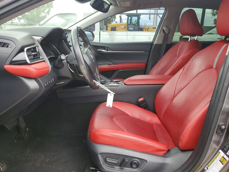 51902296 :رقم المزاد ، 4T1KZ1AK4MU055212 vin ، 2021 Toyota Camry مزاد بيع