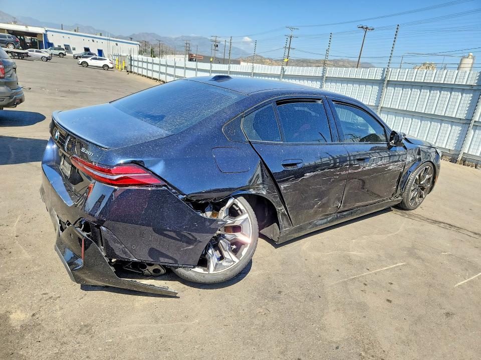54640026 :رقم المزاد ، WBA43FJ02SCU07083 vin ، 2025 Bmw 530 مزاد بيع