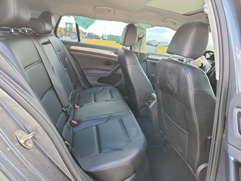 55118606 :رقم المزاد ، 3VW217AU2HM062103 vin ، 2017 Volkswagen Golf مزاد بيع