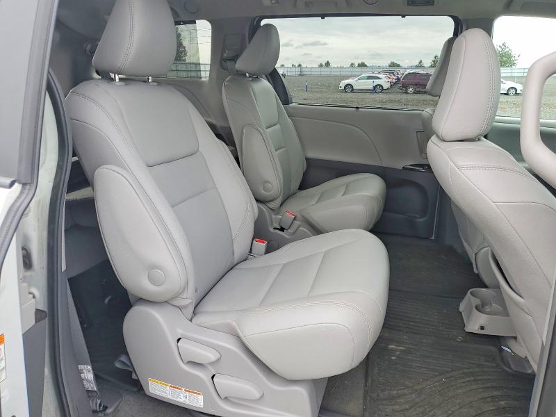 54509726 :رقم المزاد ، 5TDDZ3DC9KS216040 vin ، 2019 Toyota Sienna مزاد بيع