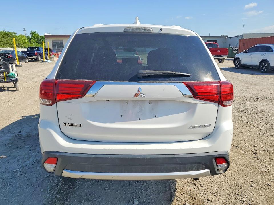 Продажа на аукционе авто 2018 Mitsubishi Outlander, vin: JA4AZ2A36JZ015589, номер лота: 53320066