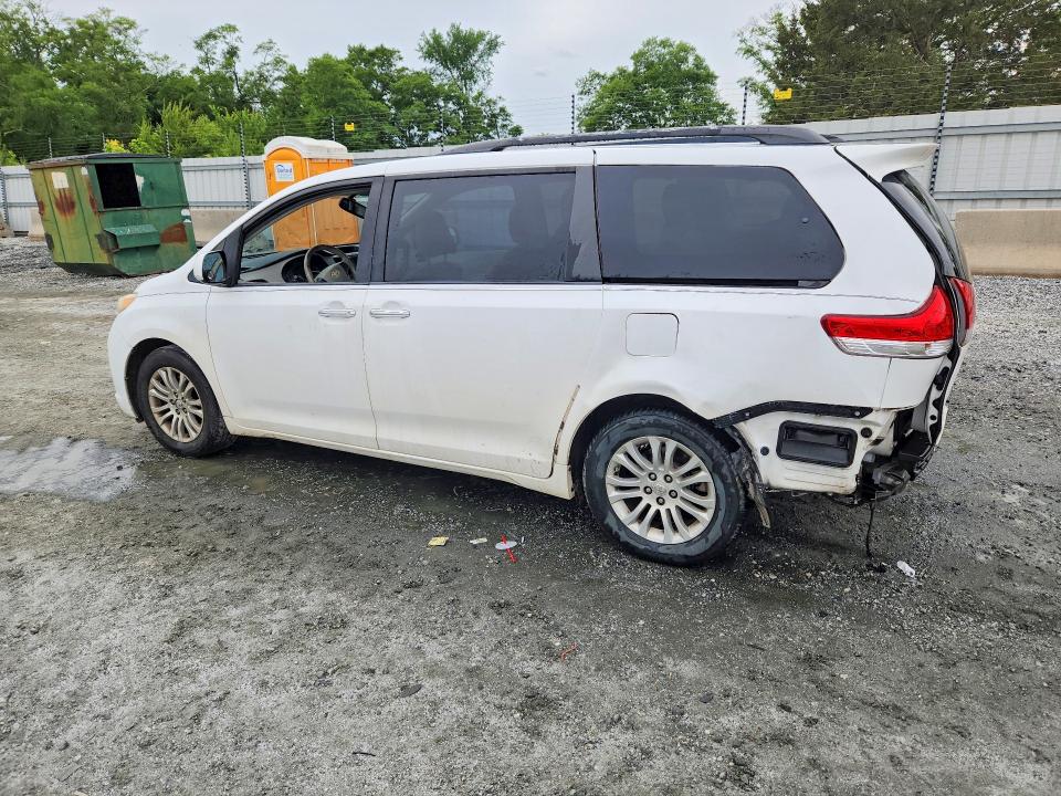 2011 Toyota Sienna მანქანა იყიდება აუქციონზე, vin: 5TDYK3DC8BS028972, აუქციონის ნომერი: 52812516