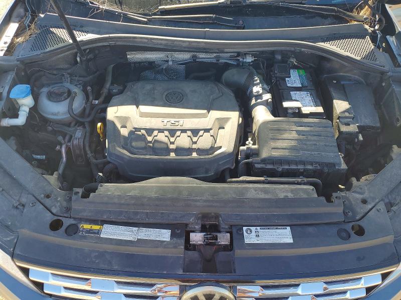 53418116 :رقم المزاد ، 3VV2B7AX2JM165183 vin ، 2018 Volkswagen Tiguan مزاد بيع