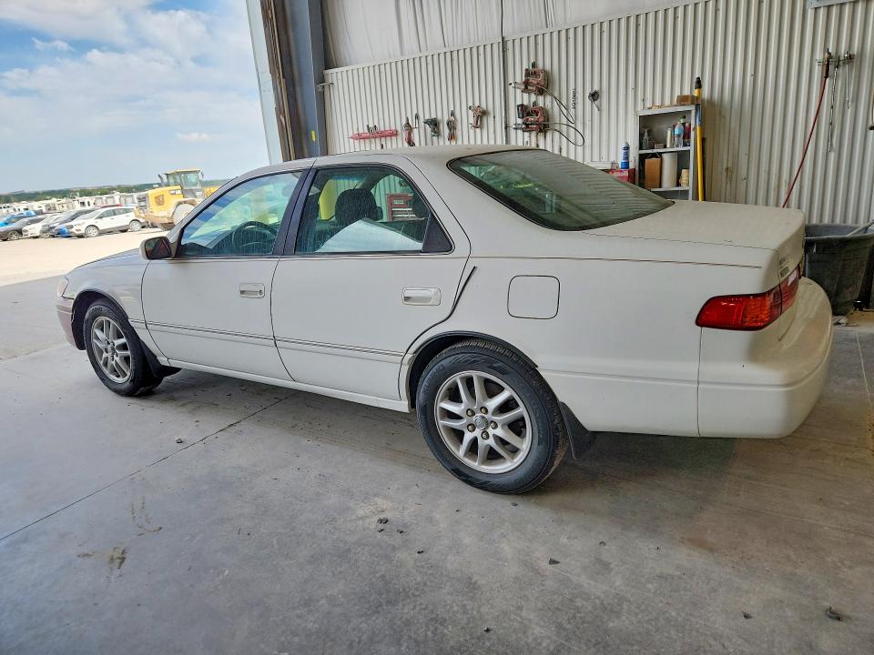 53108726 :رقم المزاد ، 4T1BF28K71U970586 vin ، 2001 Toyota Camry مزاد بيع