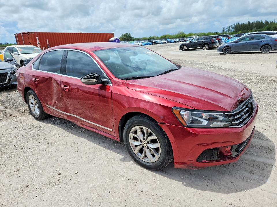 53941146 :رقم المزاد ، 1VWAT7A35HC049750 vin ، 2017 Volkswagen Passat مزاد بيع