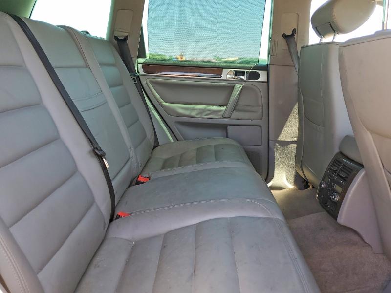 53689326 :رقم المزاد ، WVGPZ77L64D086552 vin ، 2004 Volkswagen Touareg مزاد بيع