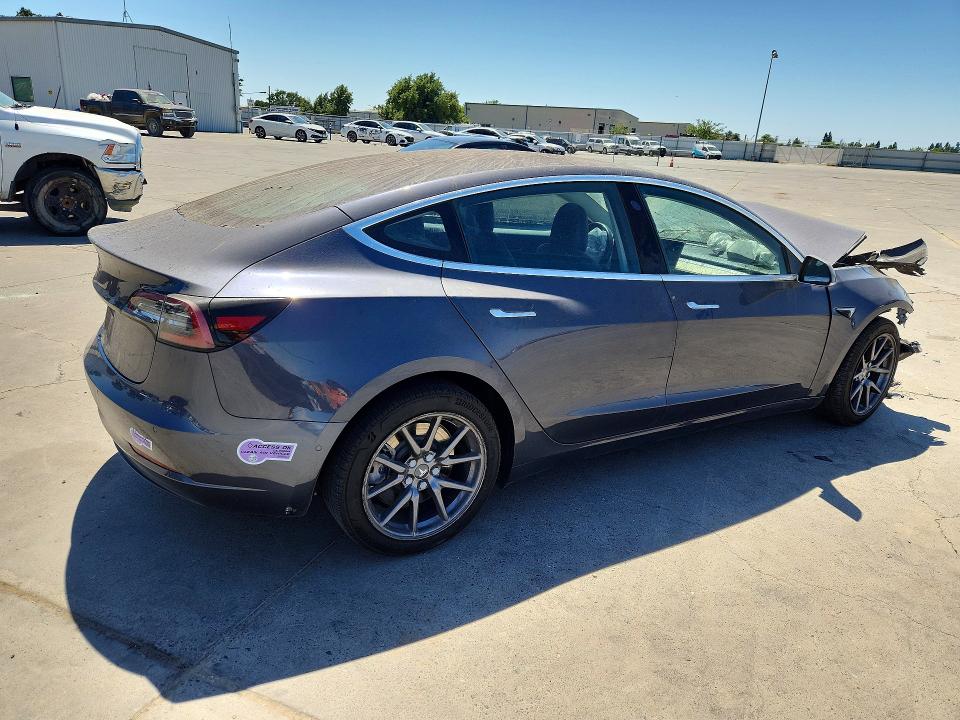 Продажа на аукционе авто 2018 Tesla Model 3, vin: 5YJ3E1EA6JF123679, номер лота: 54887566