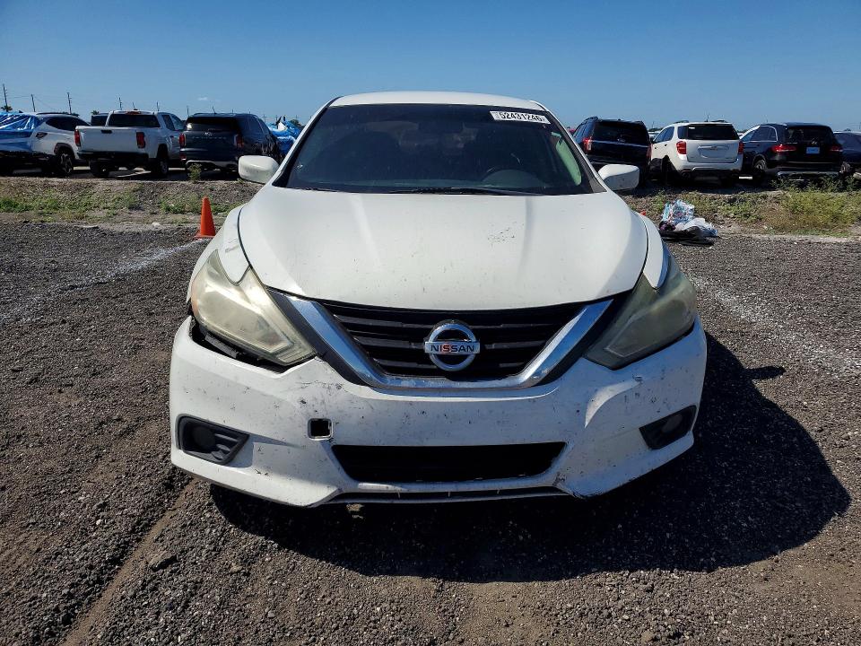 52431246 :رقم المزاد ، 1N4AL3AP1JC214610 vin ، 2018 Nissan Altima مزاد بيع