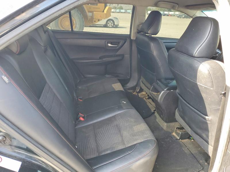 53401736 :رقم المزاد ، 4T1BF1FK4FU499761 vin ، 2015 Toyota Camry مزاد بيع