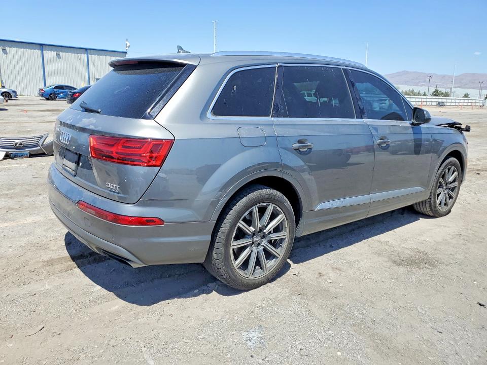 Продажа на аукционе авто 2017 Audi Q7, vin: WA1LAAF75HD030338, номер лота: 53299146