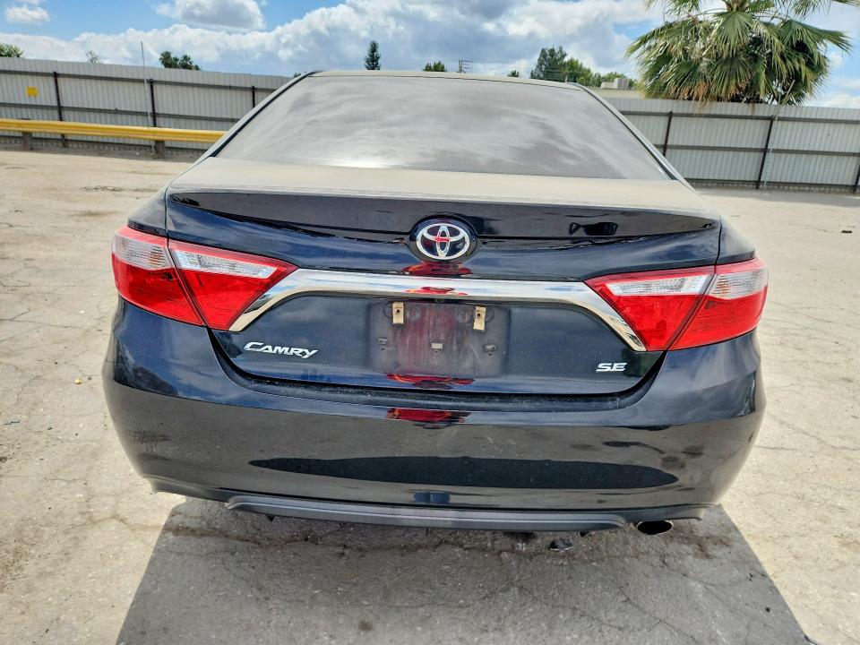 54791706 :رقم المزاد ، 4T1BF1FK9HU621453 vin ، 2017 Toyota Camry مزاد بيع