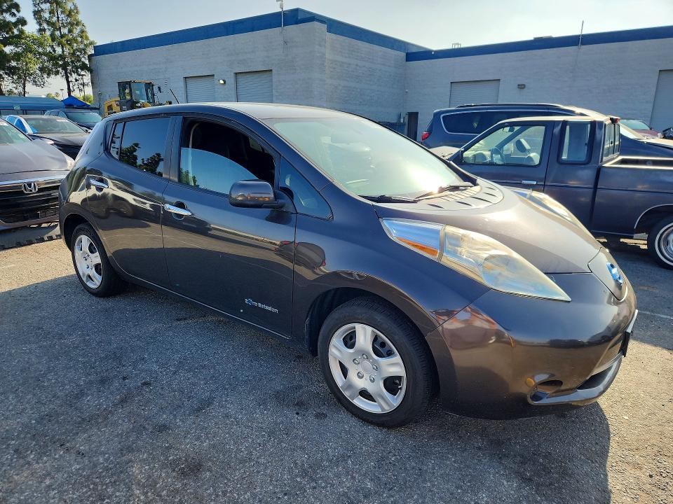 53652706 :رقم المزاد ، 1N4BZ0CP2HC301571 vin ، 2017 Nissan Leaf مزاد بيع
