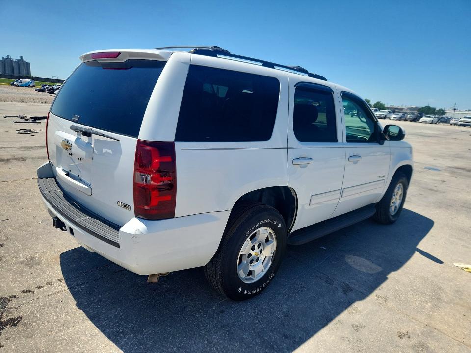 51907956 :رقم المزاد ، 1GNSCAE06BR163255 vin ، 2011 Chevrolet Tahoe مزاد بيع