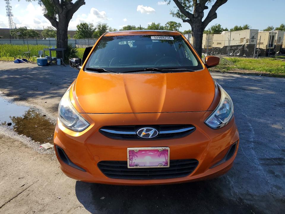 52988256 :رقم المزاد ، KMHCT5AEXFU217676 vin ، 2015 Hyundai Accent مزاد بيع