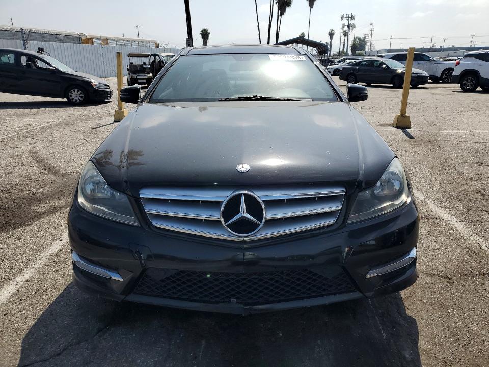 2013 Mercedes-benz C მანქანა იყიდება აუქციონზე, vin: WDDGJ5HB6DF964125, აუქციონის ნომერი: 53528956