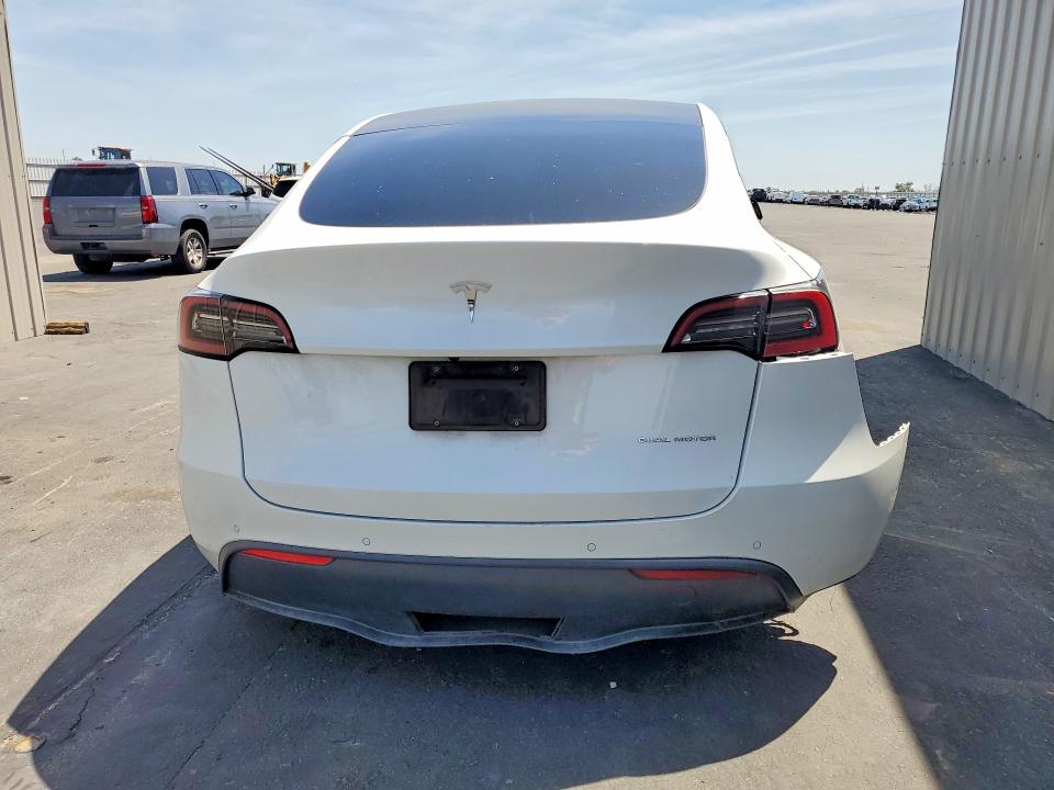 51759566 :رقم المزاد ، 7SAYGDEE2NF348470 vin ، 2022 Tesla Model Y مزاد بيع