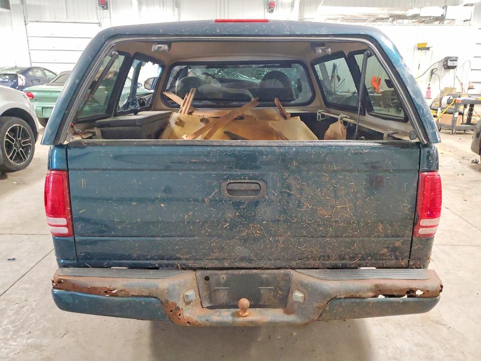 52839976 :رقم المزاد ، 1B7FL26X0WS633788 vin ، 1998 Dodge Dakota مزاد بيع
