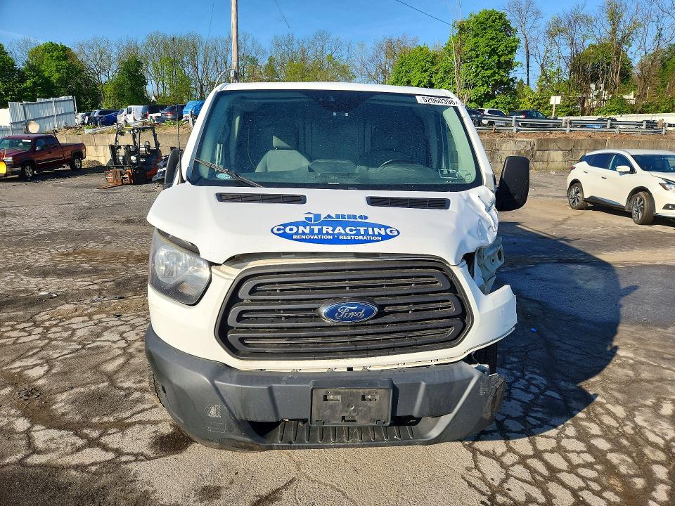 52060396 :رقم المزاد ، 1FTYR2YM5HKA85123 vin ، 2017 Ford Transit مزاد بيع