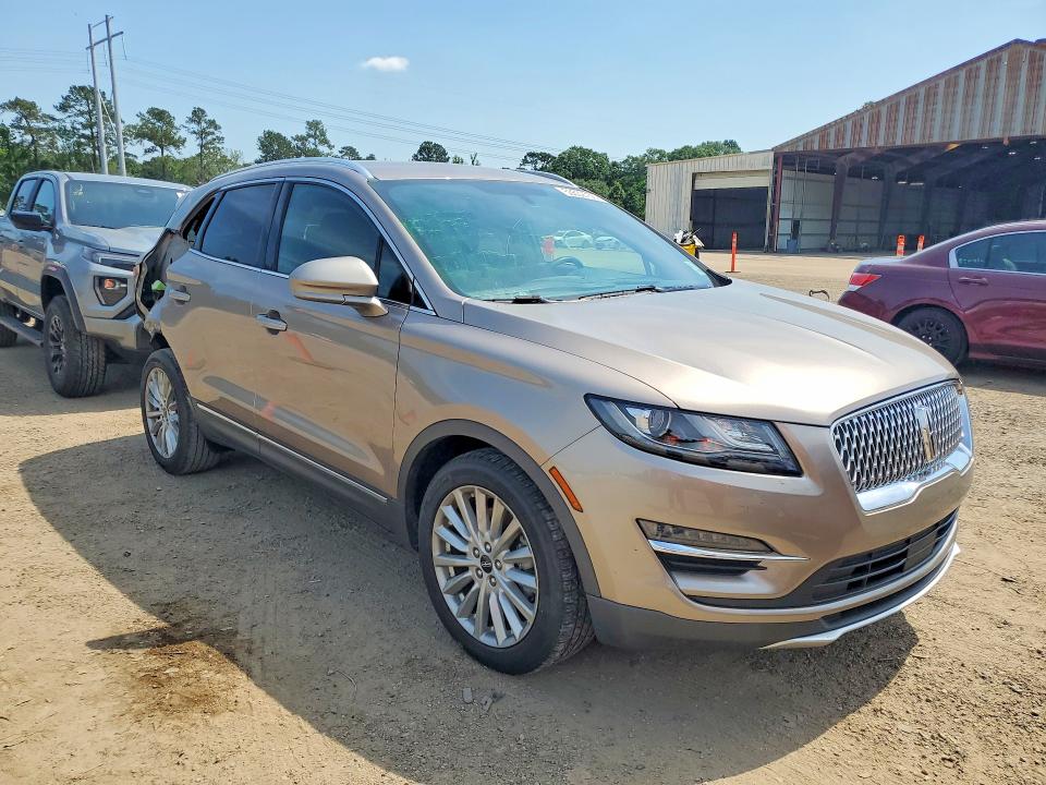 Продажа на аукционе авто 2019 Lincoln Mkc, vin: 5LMCJ1C90KUL16884, номер лота: 53532736