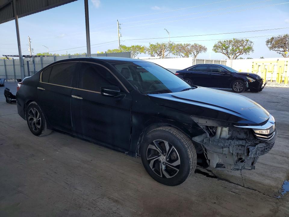 52178876 :رقم المزاد ، 1HGCR2F33HA180517 vin ، 2017 Honda Accord مزاد بيع