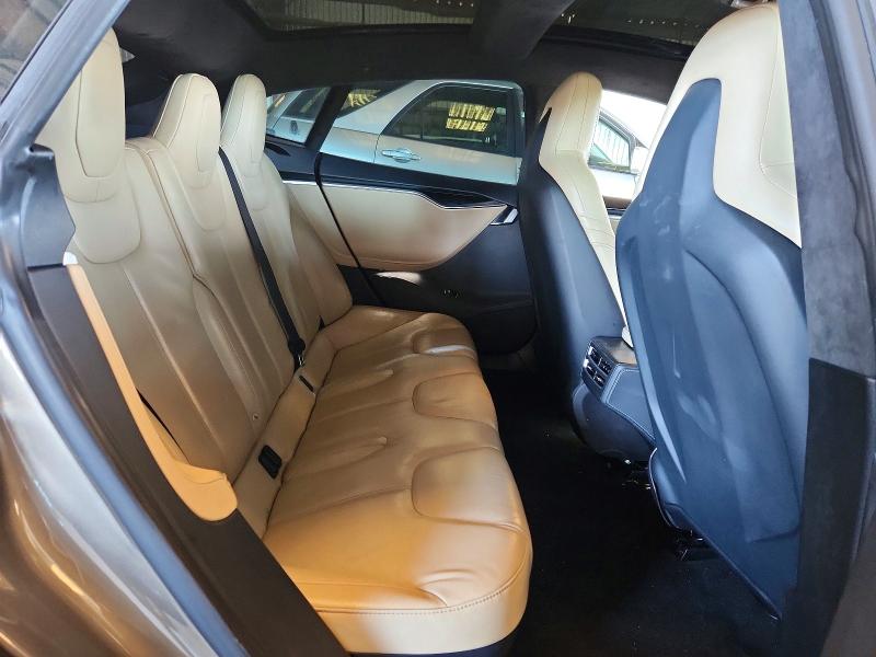 53254726 :رقم المزاد ، 5YJSA1E19FF106387 vin ، 2015 Tesla Model S مزاد بيع