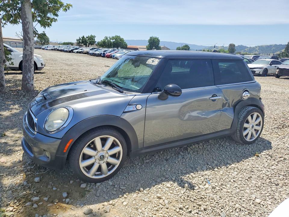 52239206 :رقم المزاد ، WMWMF7C51ATX45580 vin ، 2010 Mini Cooper مزاد بيع
