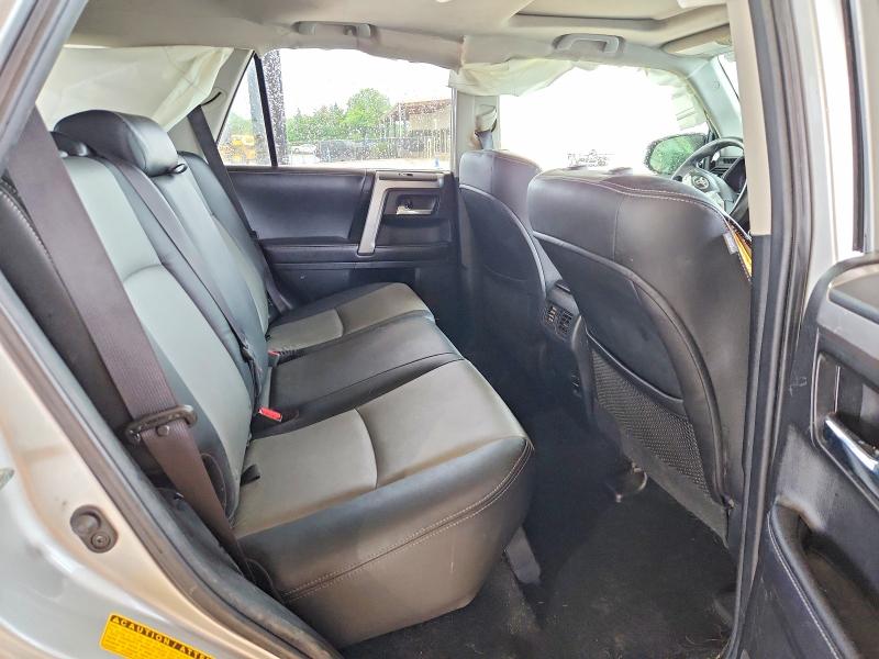 52585666 :رقم المزاد ، JTEZU5JRXJ5190654 vin ، 2018 Toyota 4runner مزاد بيع