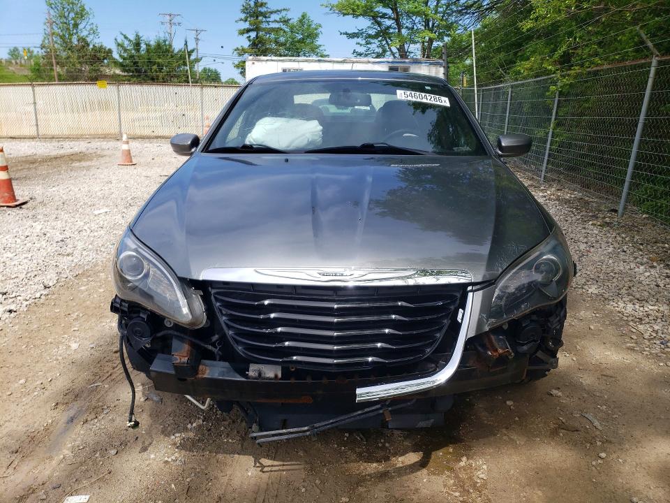 54604286 :رقم المزاد ، 1C3BC8FGXBN577471 vin ، 2011 Chrysler 200 مزاد بيع