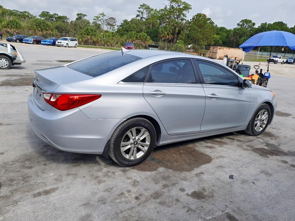 53228336 :رقم المزاد ، 5NPEB4AC1BH108214 vin ، 2011 Hyundai Sonata مزاد بيع