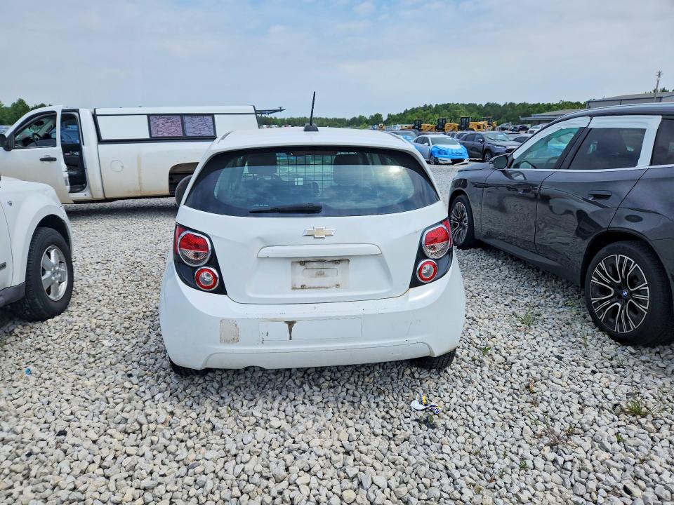 2015 Chevrolet Sonic მანქანა იყიდება აუქციონზე, vin: 1G1JA6SH0F4202127, აუქციონის ნომერი: 52694886