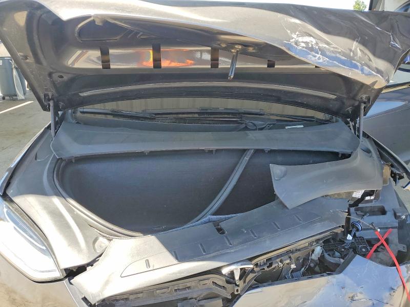 54188636 :رقم المزاد ، 5YJXCAE22JF139572 vin ، 2018 Tesla Model X مزاد بيع