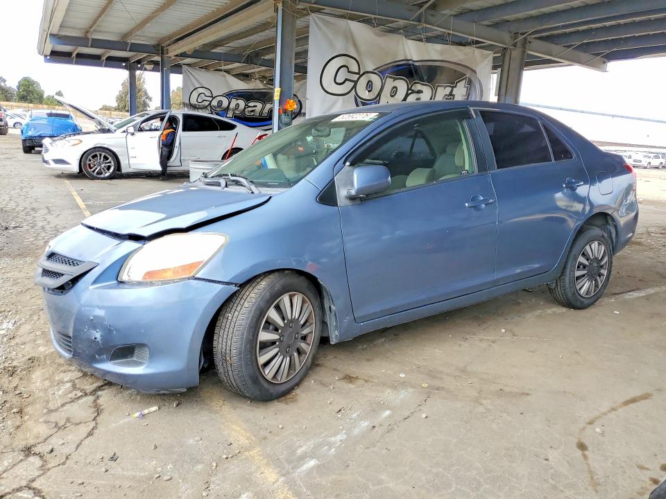 52692276 :رقم المزاد ، JTDBT923271148277 vin ، 2007 Toyota Yaris مزاد بيع