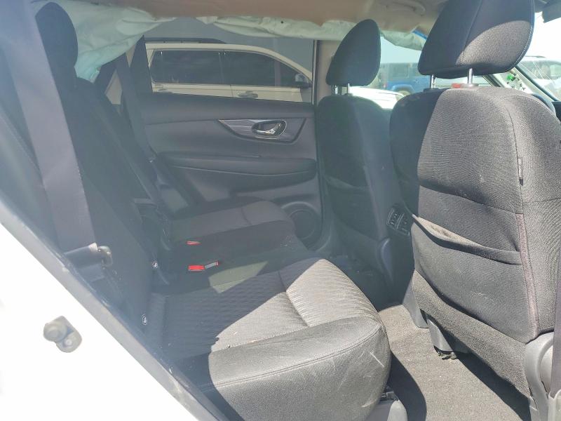 52132526 :رقم المزاد ، KNMAT2MV4HP585746 vin ، 2017 Nissan Rogue مزاد بيع