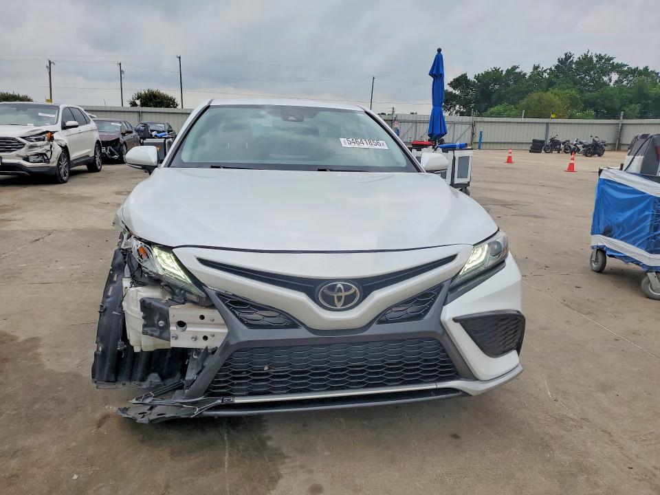 2021 Toyota Camry მანქანა იყიდება აუქციონზე, vin: 4T1K61AK2MU541557, აუქციონის ნომერი: 54641856