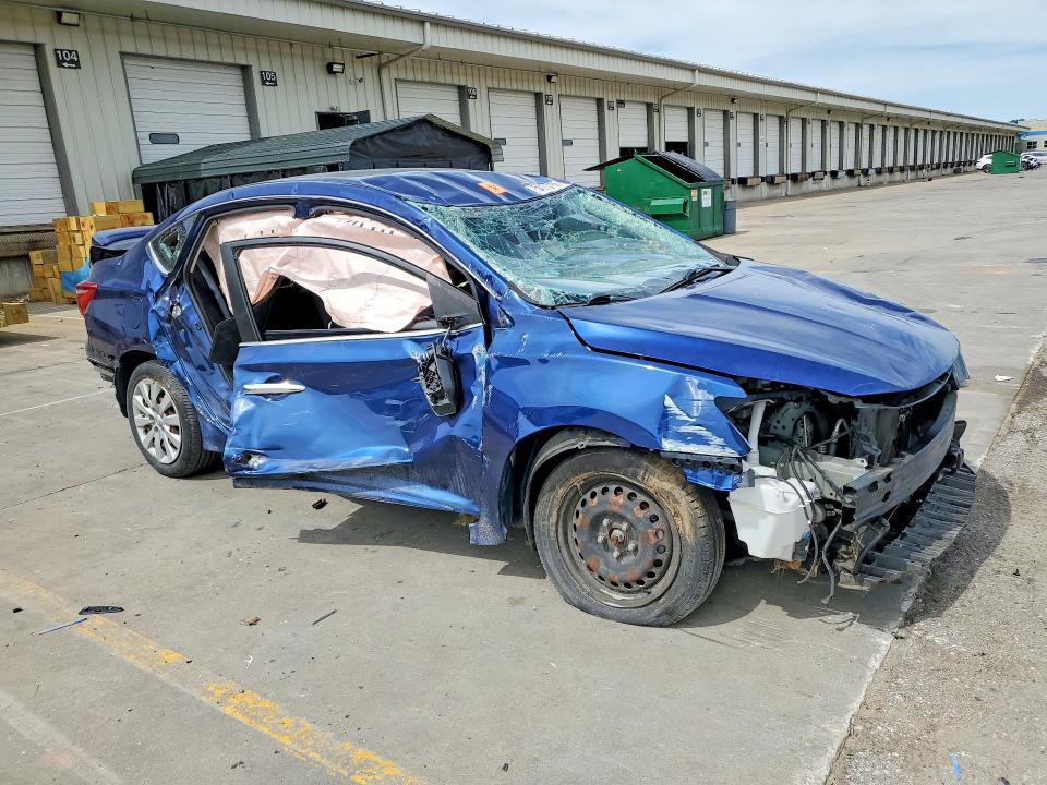 55000186 :رقم المزاد ، 3N1AB7AP8JY342387 vin ، 2018 Nissan Sentra مزاد بيع