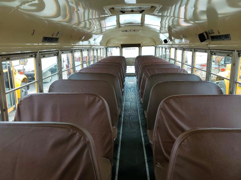 54542476 :رقم المزاد ، 4UZ6CJAA2WC914526 vin ، 1998 Freightliner Chassis مزاد بيع