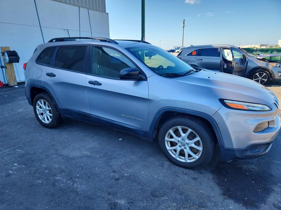 53815446 :رقم المزاد ، 1C4PJLAB1GW260086 vin ، 2016 Jeep Cherokee مزاد بيع