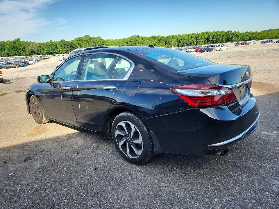 2017 Honda Accord მანქანა იყიდება აუქციონზე, vin: 1HGCR3F87HA006256, აუქციონის ნომერი: 52335756