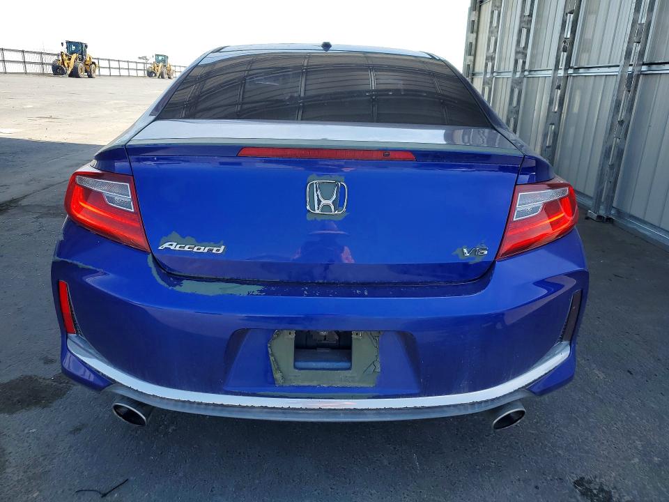51458816 :رقم المزاد ، 1HGCT2B81HA006061 vin ، 2017 Honda Accord مزاد بيع