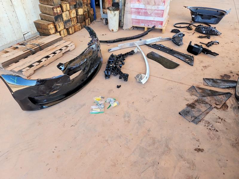 54718656 :رقم المزاد ، 5YJ3E1EA4JF176073 vin ، 2018 Tesla Model 3 مزاد بيع